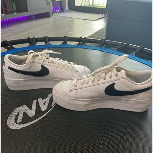 Women’s Nike platform sneakers size 7